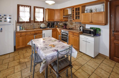 Loriol-du-Comtat House | Beautiful home in Loriol-du-Comtat with WiFi