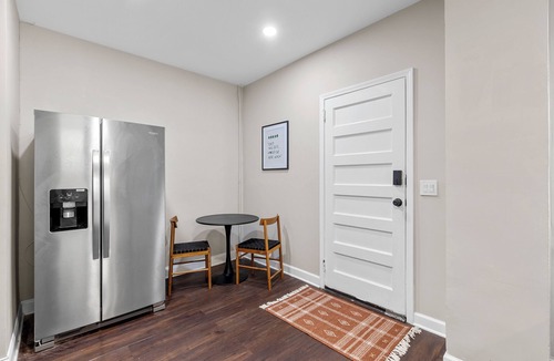 Old Irving Park House | Beautiful Home - Great for Groups, Parking & Food
