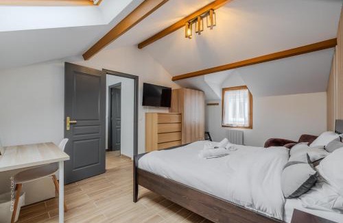 Torcy Apartment | Beautiful home - Hot tub - 20 min to Disney - Sleeps 5
