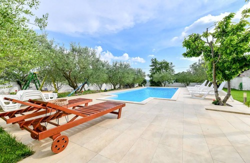 Sveti Filip i Jakov House | Beautiful home in Sv. Filip i Jakov