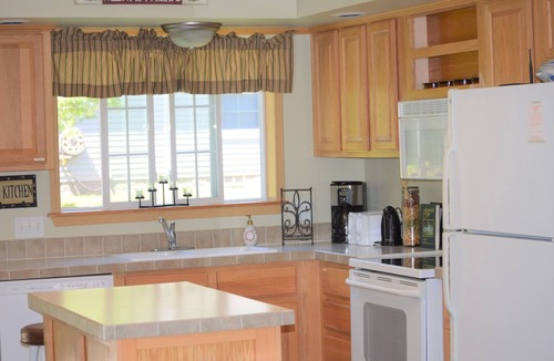 Baileys Harbor Cottage | Beautiful Home in Baileys Harbor