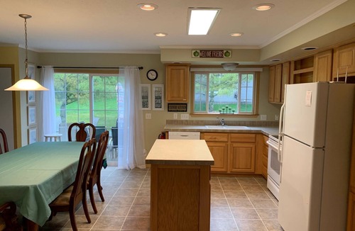 Baileys Harbor Cottage | Beautiful Home in Baileys Harbor