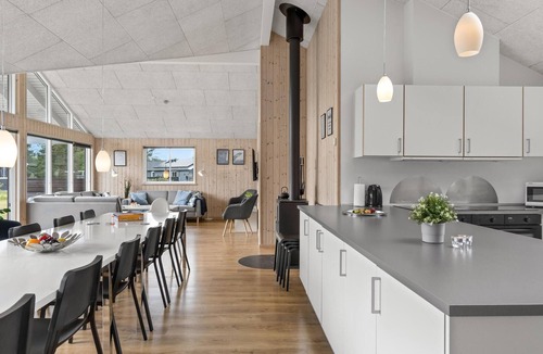 Aalbaek House | Beautiful home in ålbæk with kitchen