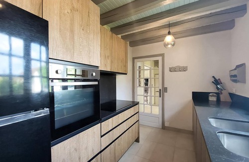 Etigny House | Beautiful home in étigny with WiFi