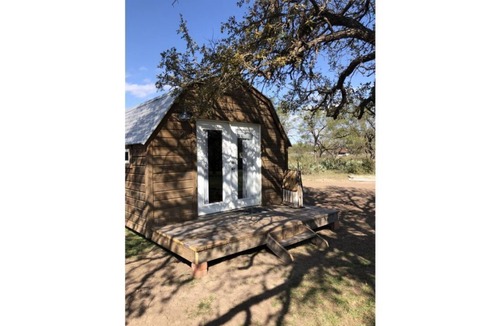 Hext House | Beautiful home in a private country setting overlooking the San Saba River.