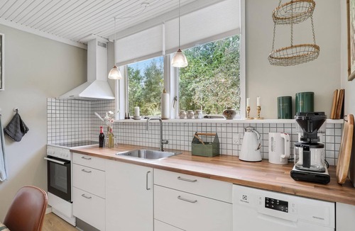 Sømarken House | Beautiful home in Aakirkeby with WiFi