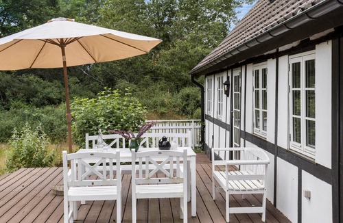 Boderne House | Beautiful home in Aakirkeby with WiFi