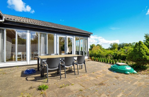 Allingabro House | Beautiful home in Allingåbro with WiFi