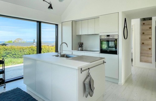 Sandvig House | Beautiful home in Allinge with kitchen