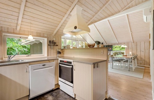 Ansager House | Beautiful home in Ansager with WiFi