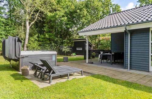 Ansager House | Beautiful home in Ansager with sauna