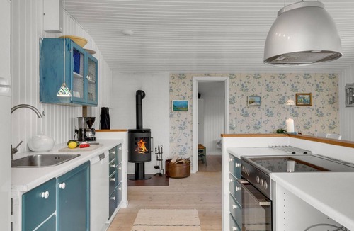 Hoeve Strand House | Beautiful home in Asnæs with WiFi