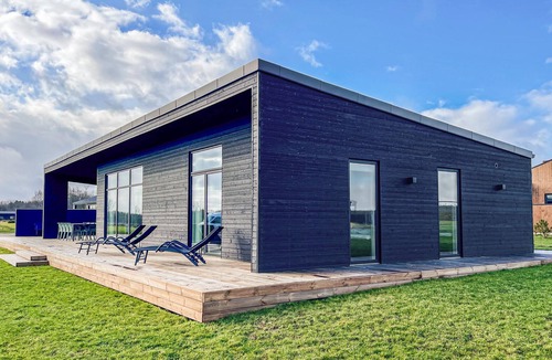 Hvidbjerg Strand House | Beautiful home in Børkop with sauna
