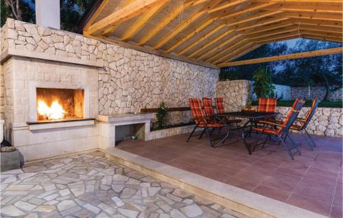 Ploce House | Beautiful Home In Bacina