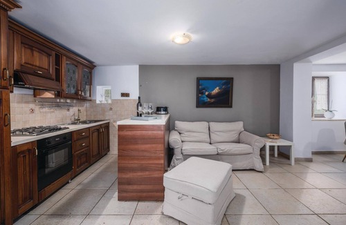 Bale House | Beautiful home in Bale with swimming pool