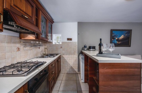 Bale House | Beautiful home in Bale with swimming pool