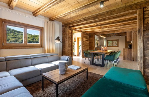 Gospic House | Beautiful home in Barlete with sauna