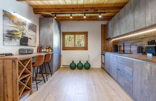 Gospic House | Beautiful home in Barlete with sauna