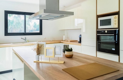 Bellegarde House | Beautiful home in Bellegarde with WiFi
