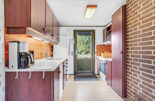 Blavand House | Beautiful home in Blåvand with kitchen