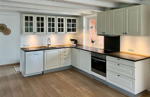 Blavand Strand House | Beautiful home in Blåvand with sauna
