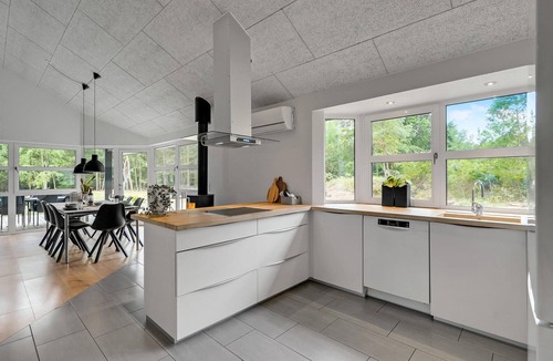 Ho House | Beautiful home in Blåvand with sauna