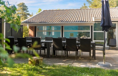 Ho House | Beautiful home in Blåvand with sauna