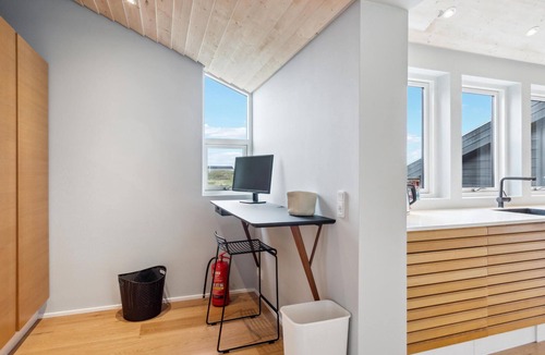 Blokhus House | Beautiful home in Blokhus with WiFi
