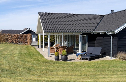 Skastrup House | Beautiful home in Bogense with WiFi