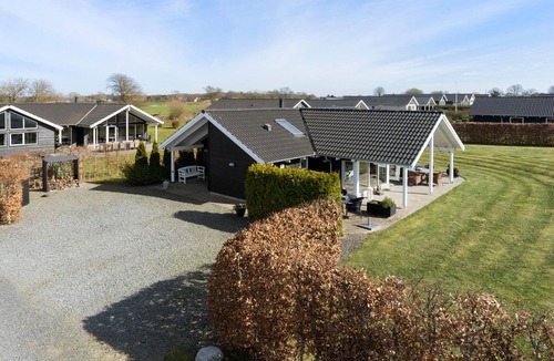 Skastrup House | Beautiful home in Bogense with WiFi