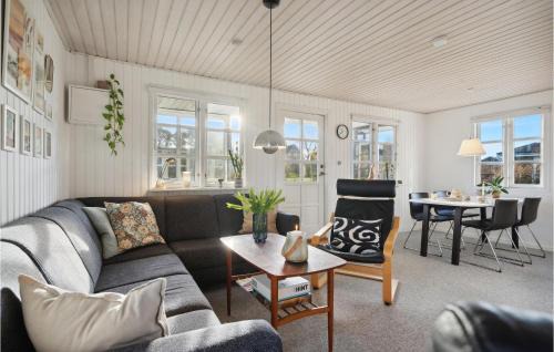 Skastrup Strand House | Beautiful Home In Bogense With Wifi