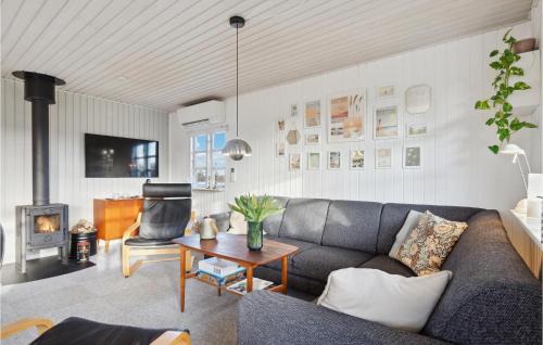 Skastrup Strand House | Beautiful Home In Bogense With Wifi