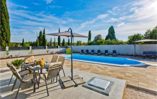 Bogomolje House | Beautiful Home In Bogomolje