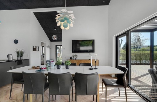 Hvidbjerg Strand House | Beautiful home in Børkop with kitchen