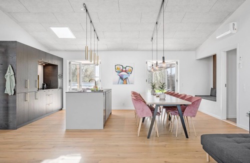 Hvidbjerg Strand House | Beautiful home in Børkop with kitchen