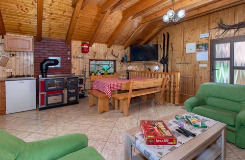 Breze House | Beautiful home in Breze with WiFi