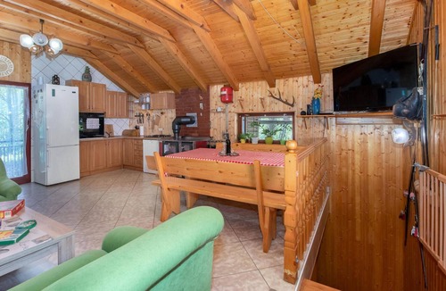 Breze House | Beautiful home in Breze with WiFi