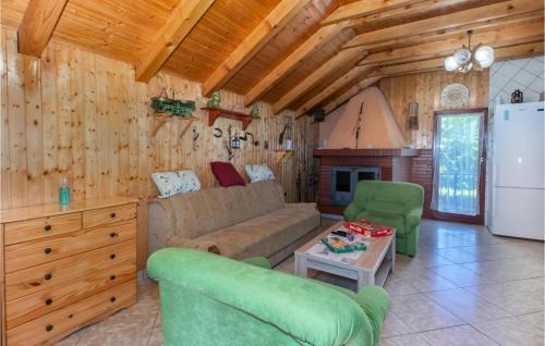 Breze House | Beautiful Home In Breze With Wifi