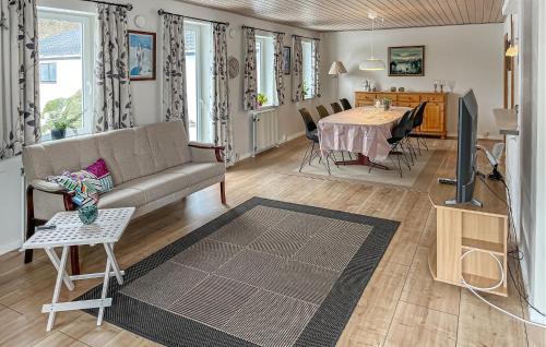Brovst House | Beautiful Home In Brovst With Wifi