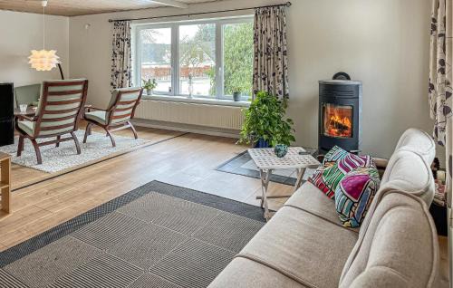 Brovst House | Beautiful Home In Brovst With Wifi
