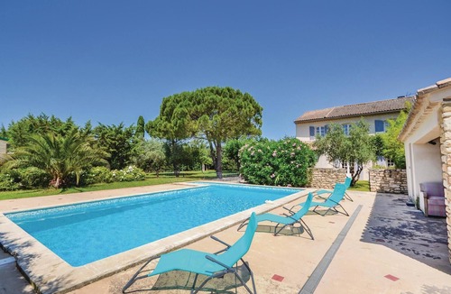 Caderousse House | Beautiful home in Caderousse with WiFi