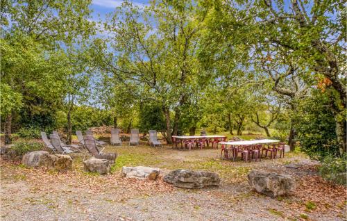 Courry House | Beautiful Home In Courry With Kitchen