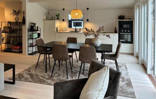 Dronningmolle House | Beautiful Home In Dronningmølle With Wifi