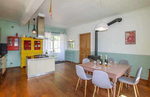 Die House | Beautiful home in Die