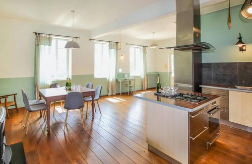 Die House | Beautiful home in Die