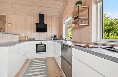Nordstrand House | Beautiful home in Frederikshavn with WiFi