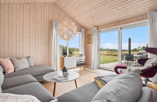 Nordstrand House | Beautiful home in Frederikshavn with WiFi