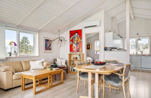 Kongsnæs House | Beautiful home in Stubbekøbing with WiFi