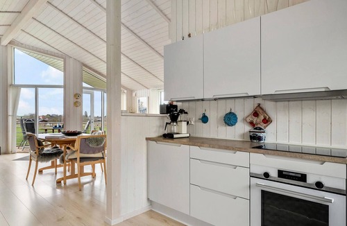 Kongsnæs House | Beautiful home in Stubbekøbing with WiFi