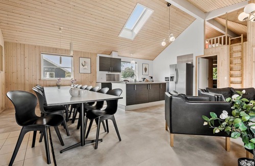 Holloselund House | Beautiful home in Tisvildeleje with sauna